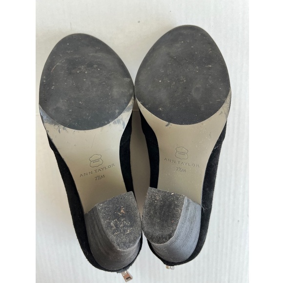 Ann Taylor Sz 7.5 Black Suede Leather Booties Black Heel Boots Back Zip Closure - Picture 8 of 8